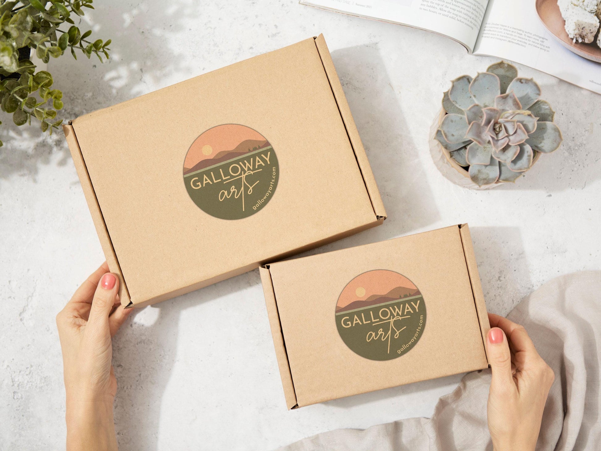 Christmas Thank You Cards: Pack off 8 A6 postcards with Envelopes