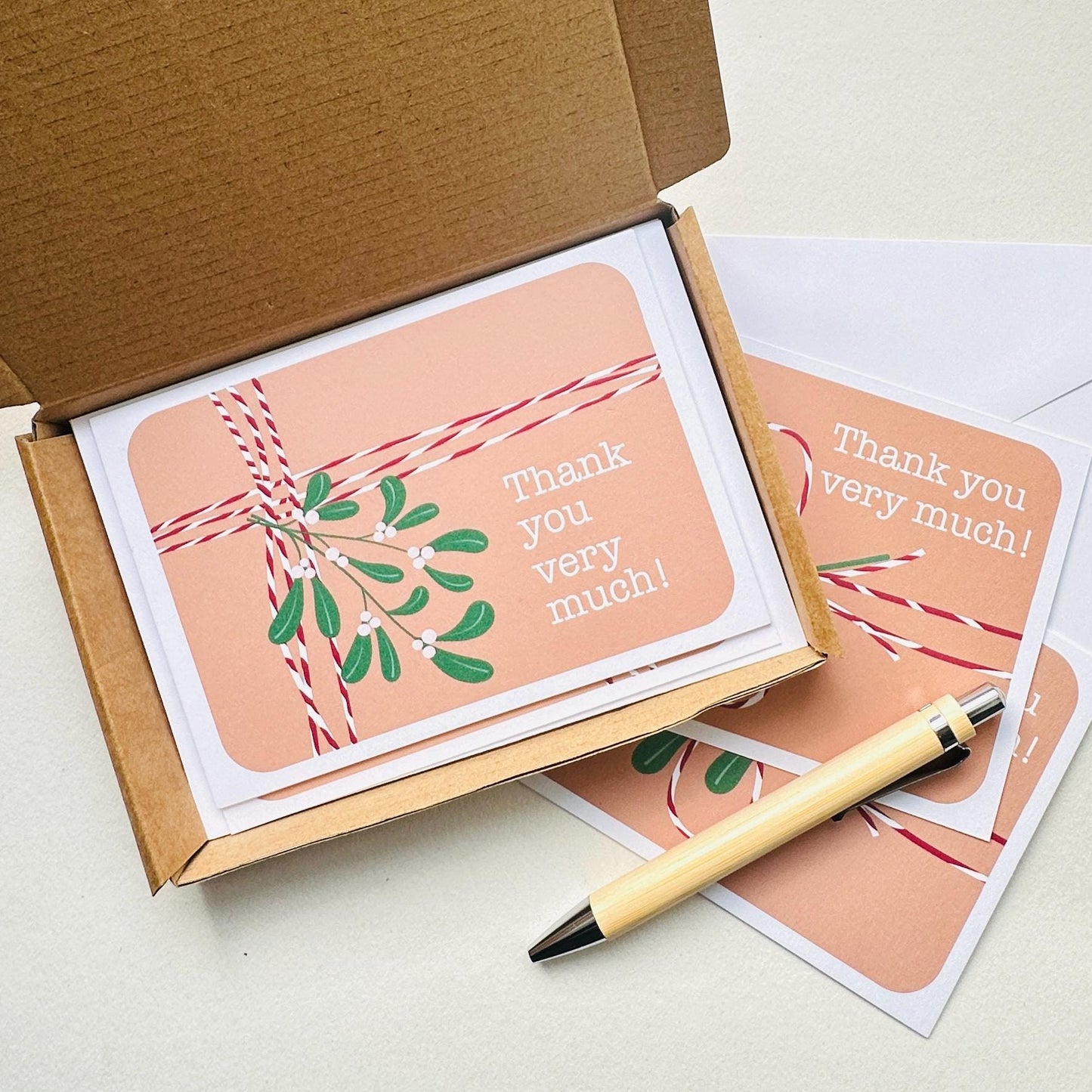 Christmas Thank You Cards: Pack off 8 A6 postcards with Envelopes